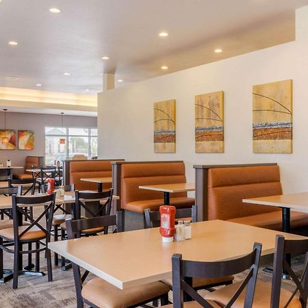 Quality Inn & Suites Winkler Esterno foto
