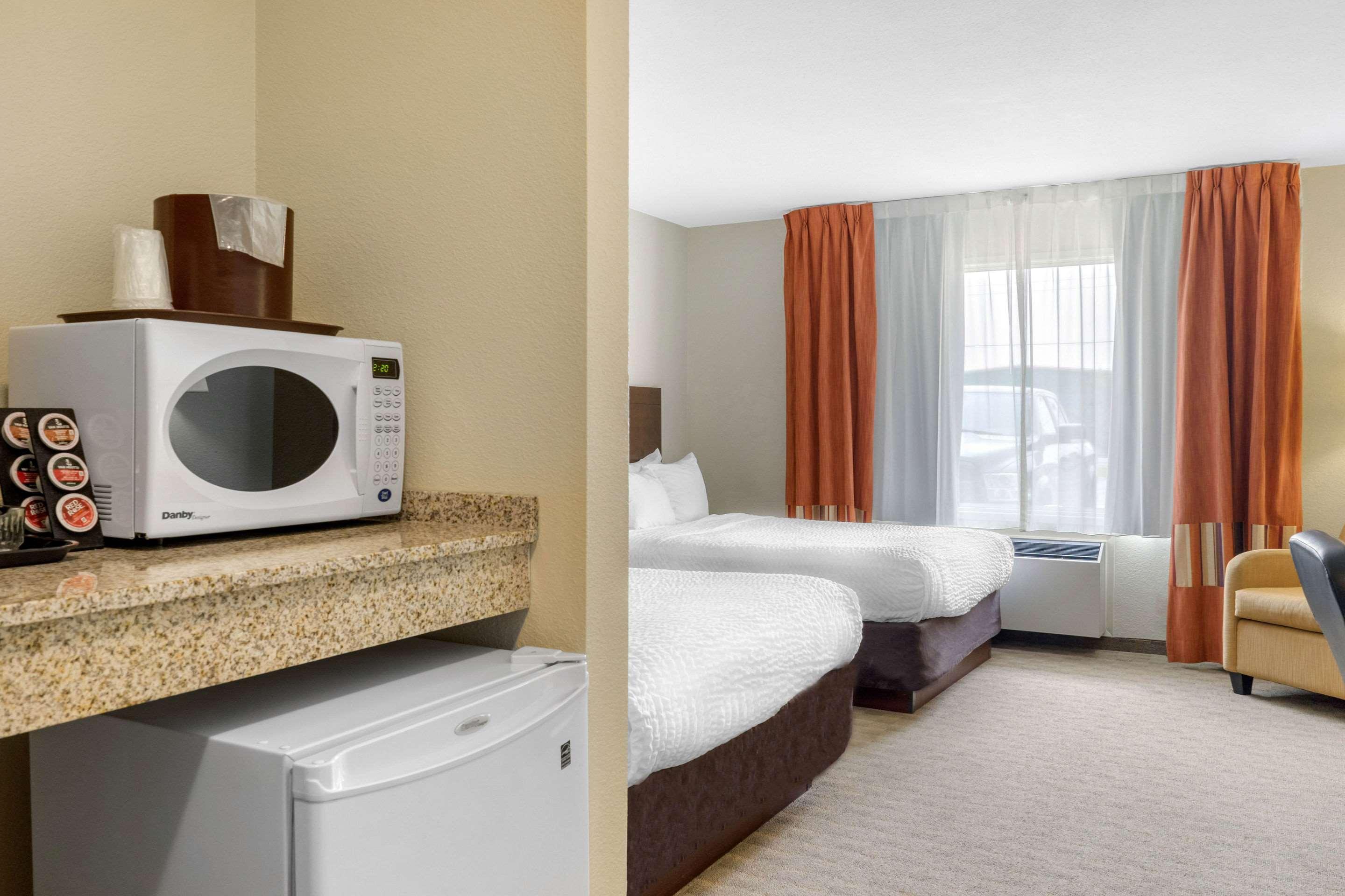 Quality Inn & Suites Winkler Esterno foto