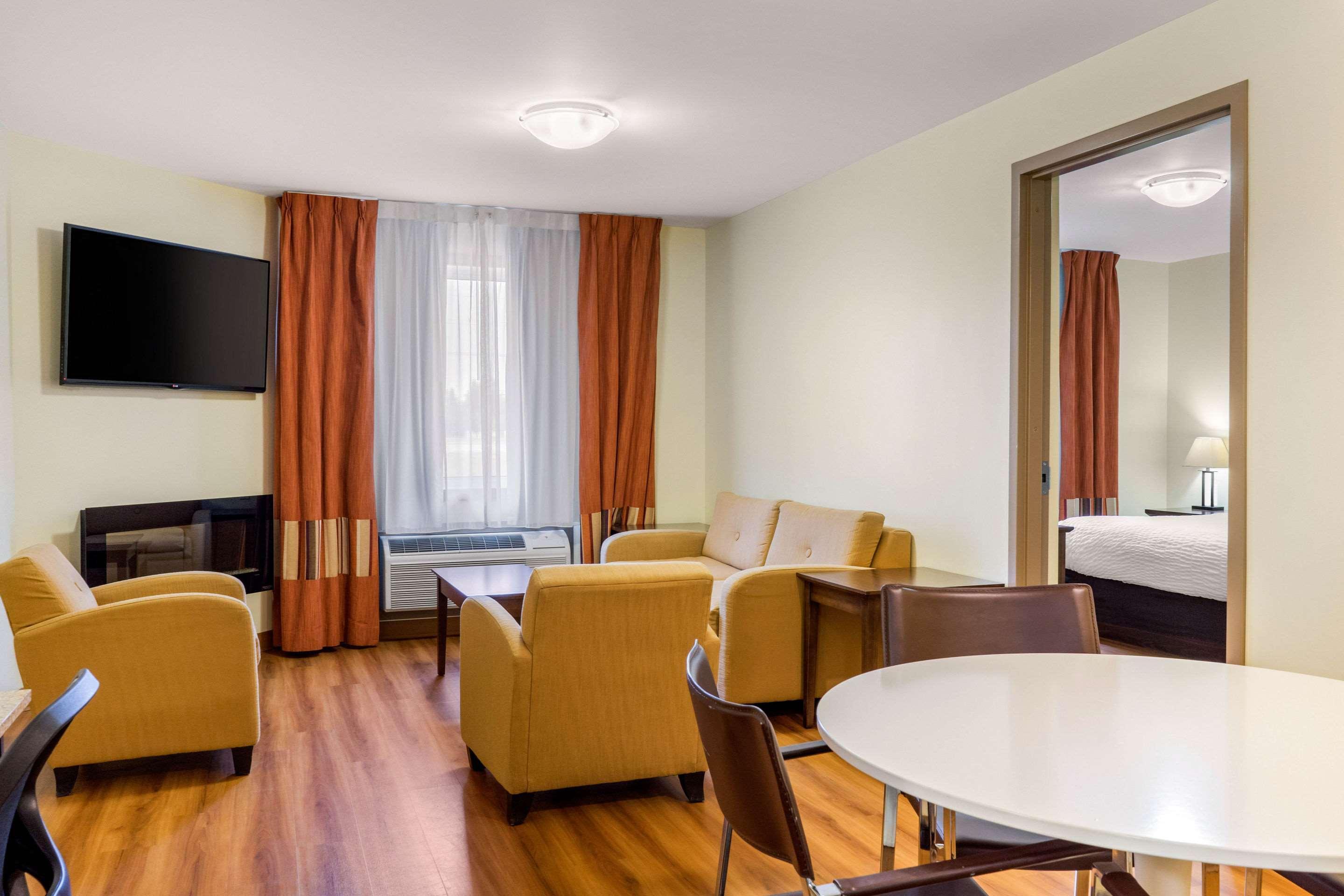 Quality Inn & Suites Winkler Esterno foto