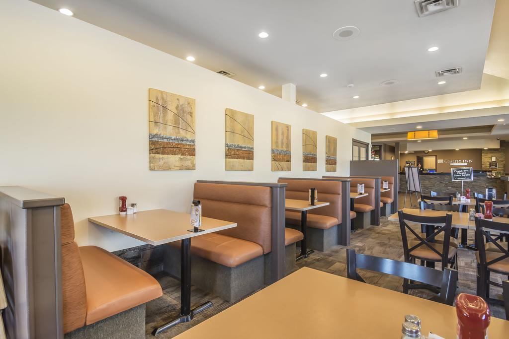 Quality Inn & Suites Winkler Esterno foto