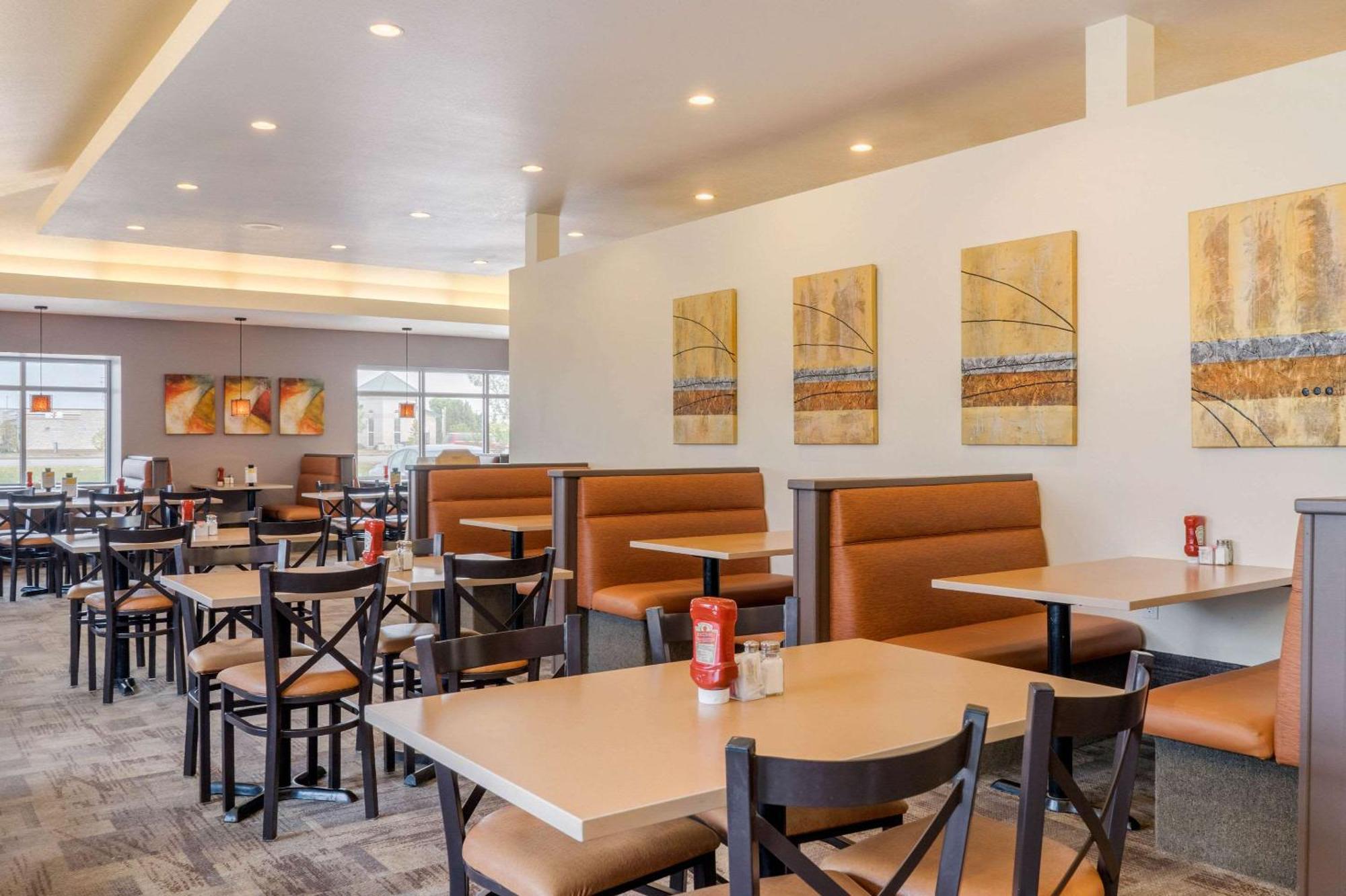 Quality Inn & Suites Winkler Esterno foto